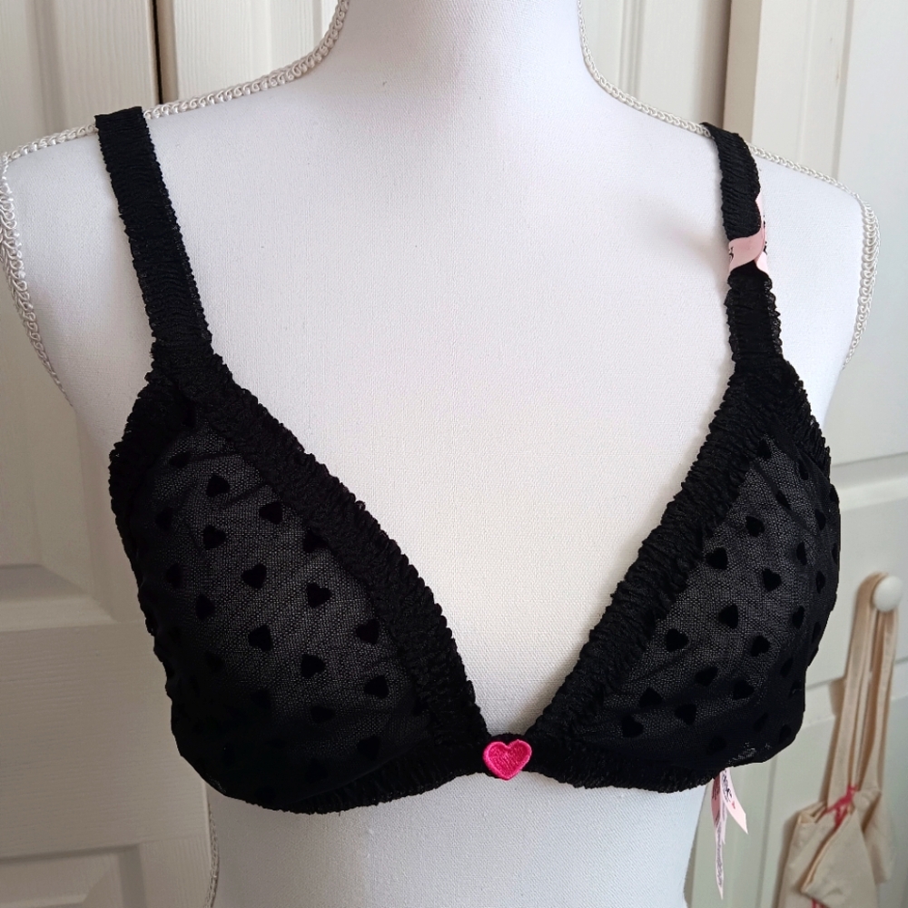 Victoria's Secret Tease ❤️ Black Mesh Heart  Bralette. Size L. NWT!